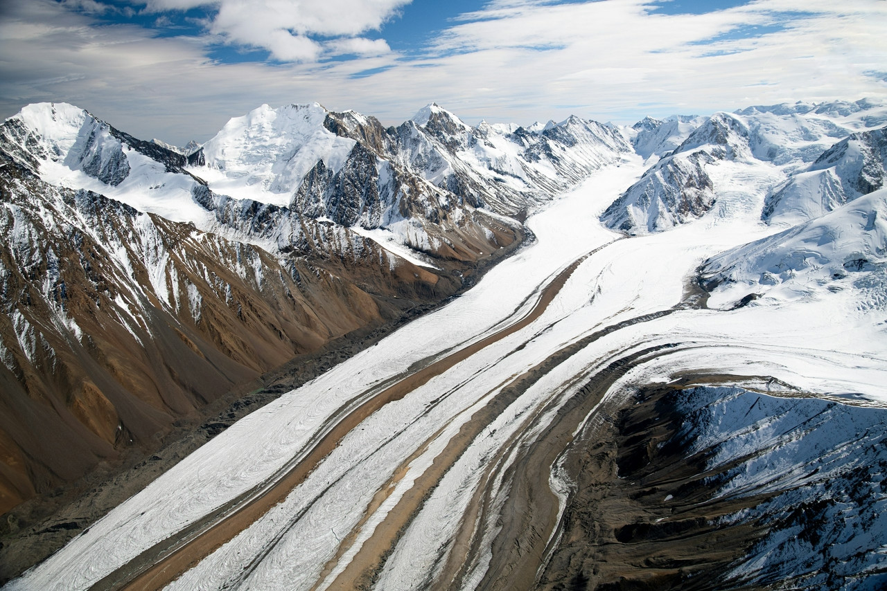 a road in the mountains, Standard