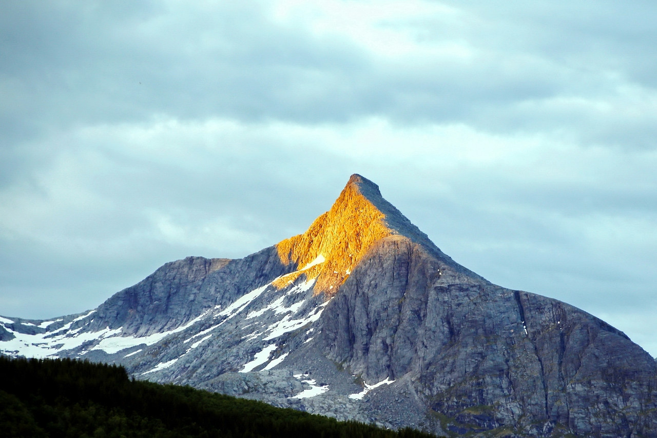 brown and white mountain under white clouds during daytime, Ultra