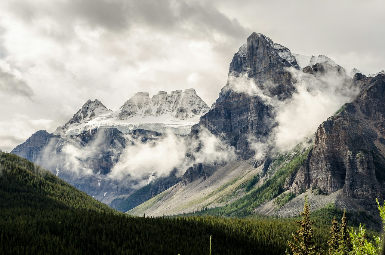 grey and white mountain, Ultra
