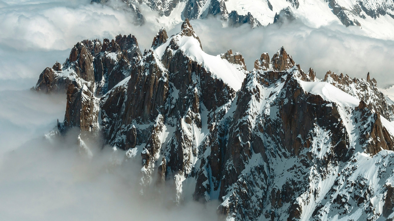 snow on rock mountain, Ultra